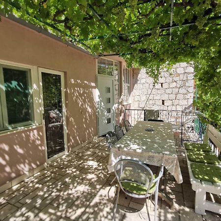 Big And Spacious Apartment In The Heart Of Omiš Buitenkant foto