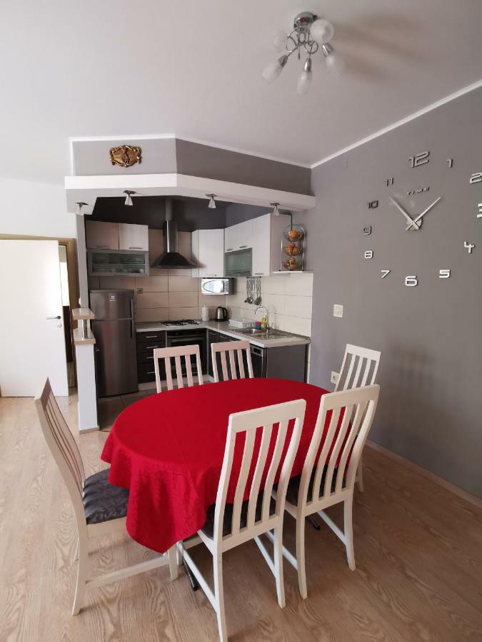 Big And Spacious Apartment In The Heart Of Omiš Buitenkant foto