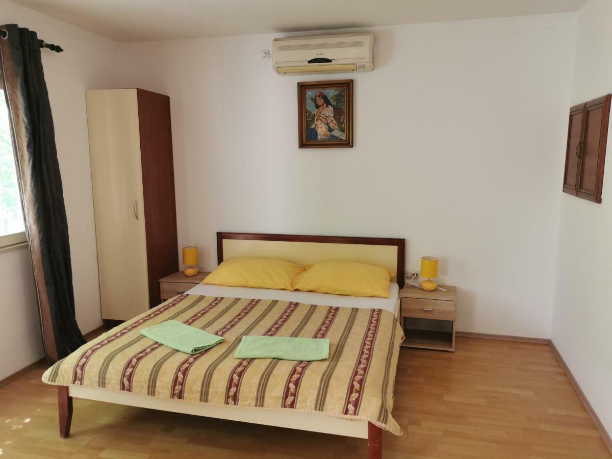 Big And Spacious Apartment In The Heart Of Omiš Buitenkant foto